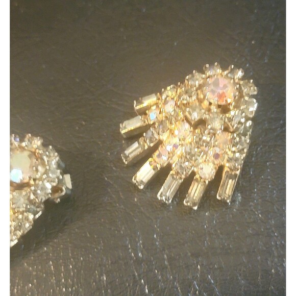 Resplendent AB Rhinestone Crystal Baguette Clip Earrings Hobe Gold Plt MCM VTG - Picture 9 of 14